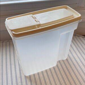 VTG Rubbermaid Servin' Saver cereal container w/ lid dry food storage 13 cups